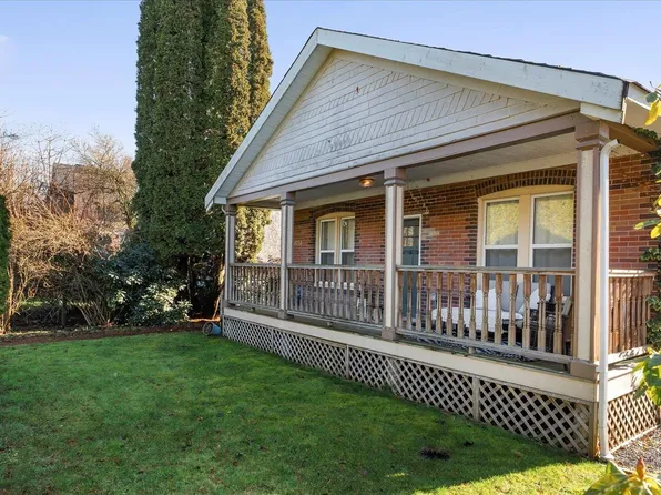 34758 Clayburn Rd, Abbotsford, BC V2S 7Y9