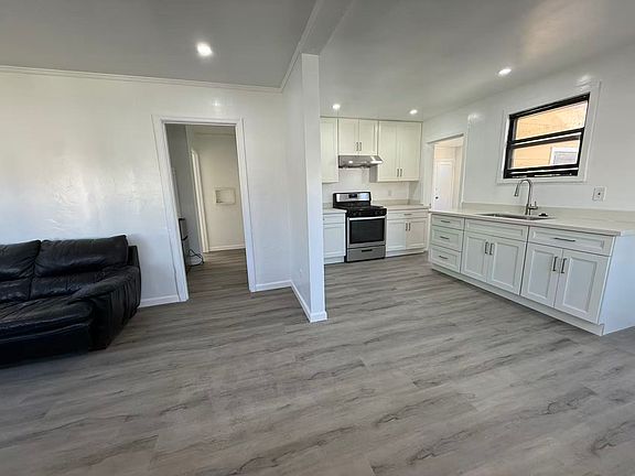3rd image of 515 4th Ave