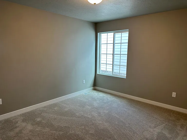 5016 W Evergreen Ln — Photo 16