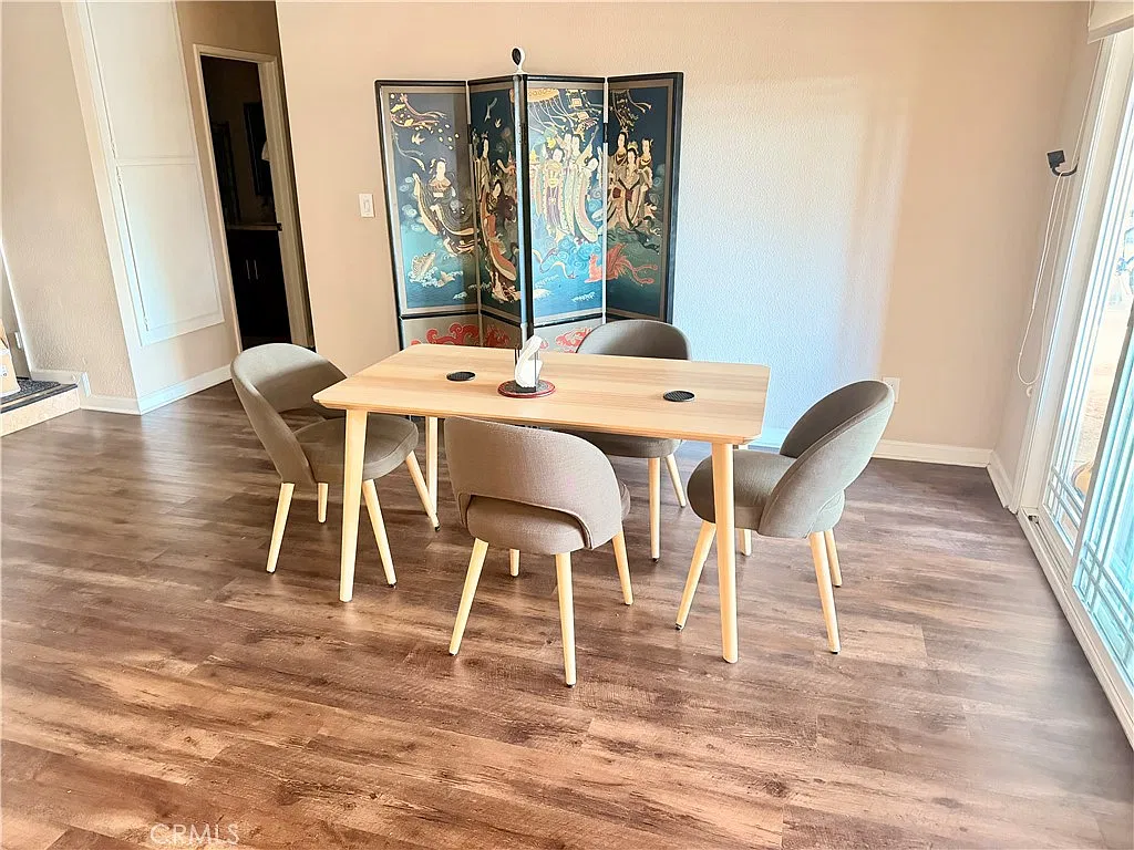 3 bed, 2.5 bath, 1714 sqft, $3,600 — Photo 4