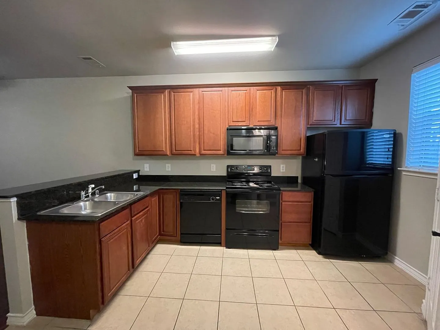 910 Glenn Crossett, Sr, Arlington, TX 76101 — Photo 4
