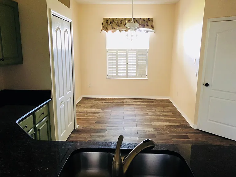 9936 Burgundy Bay St — Photo 5