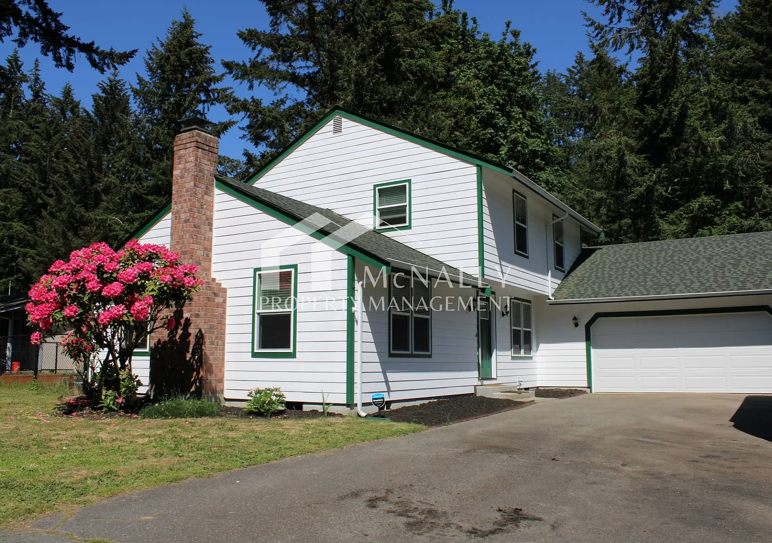 3 Bedroom, 2.5 Bathroom Home with Garden Space in Gig Harbor — Photo 1