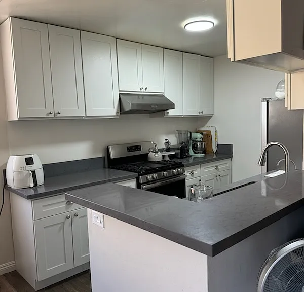520 E Tujunga Ave #J — Photo 3