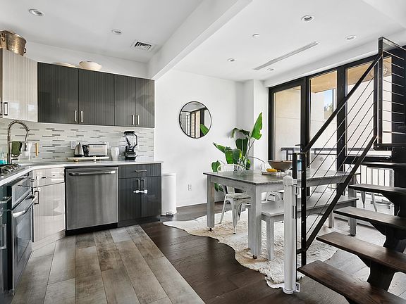 3rd image of 224 Richardson St #3B