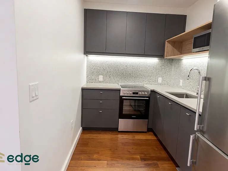 3415 Farragut Rd #3M — Photo 4
