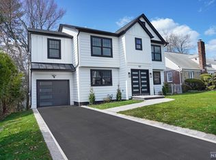 97 Lakeview St, River Edge, NJ 07661