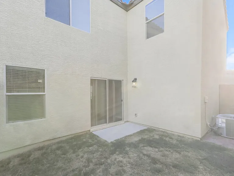 8039 W Agora Ln — Photo 17