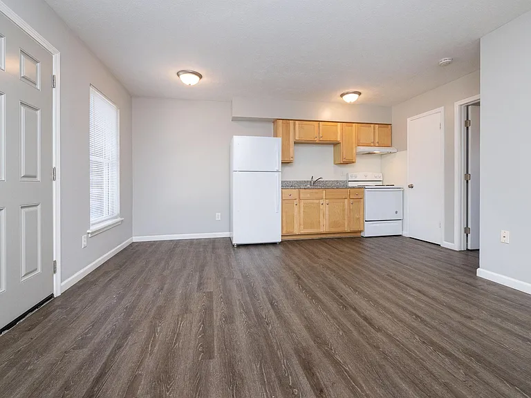 4806 Saddlebrook Ln — Photo 1