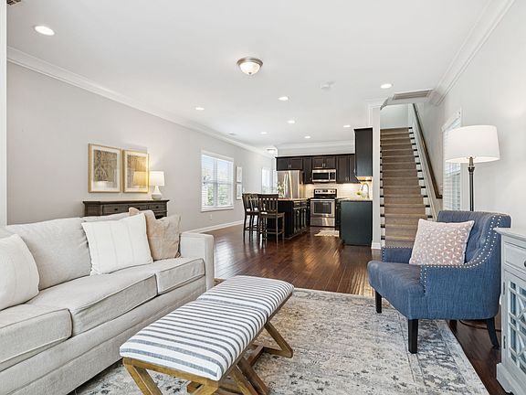 5th image of 100 Walden Village Ct