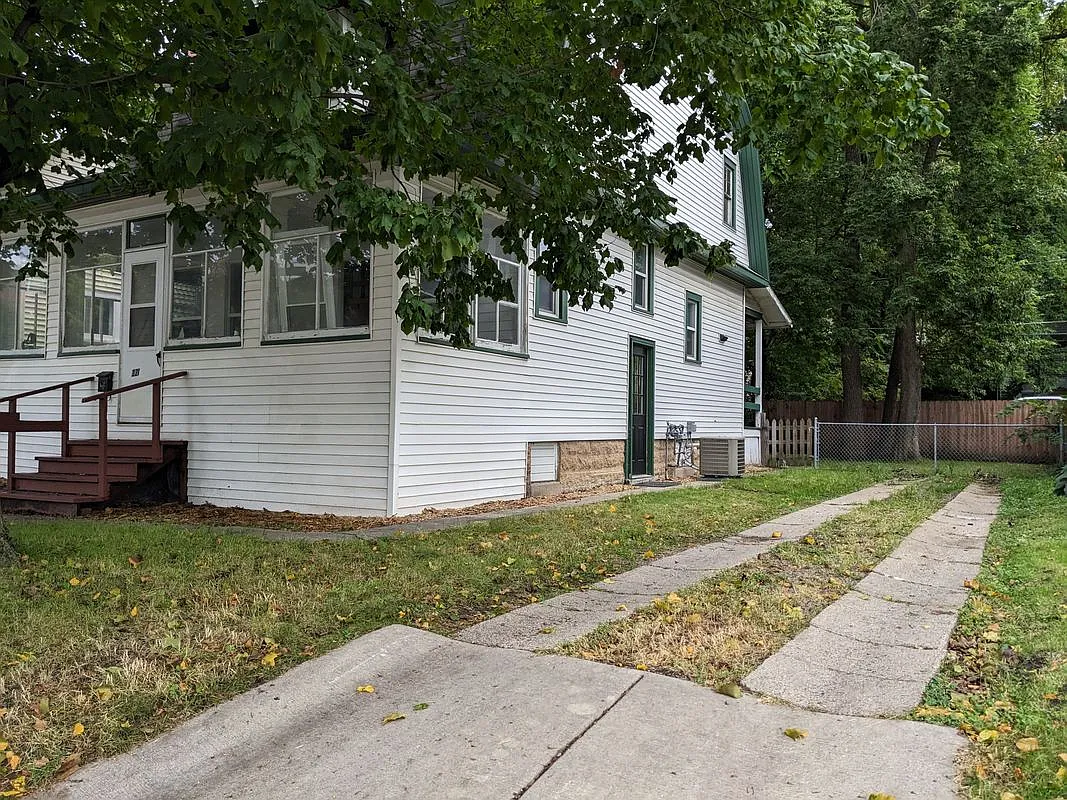 4 bed, 2.0 bath, 1500 sqft, $2,100 — Photo 3