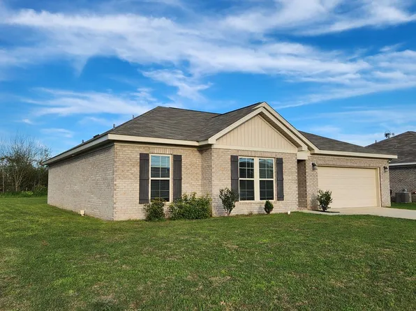 637 Mitchell St, Headland, AL 36345