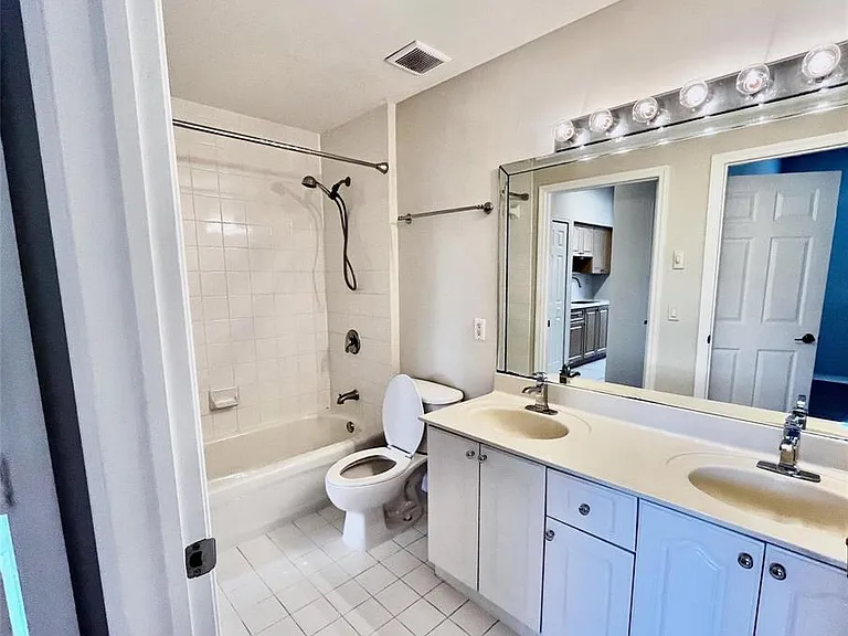 7085 Nova Dr #311 — Photo 4