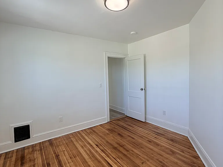 49 Henry St #3 — Photo 25