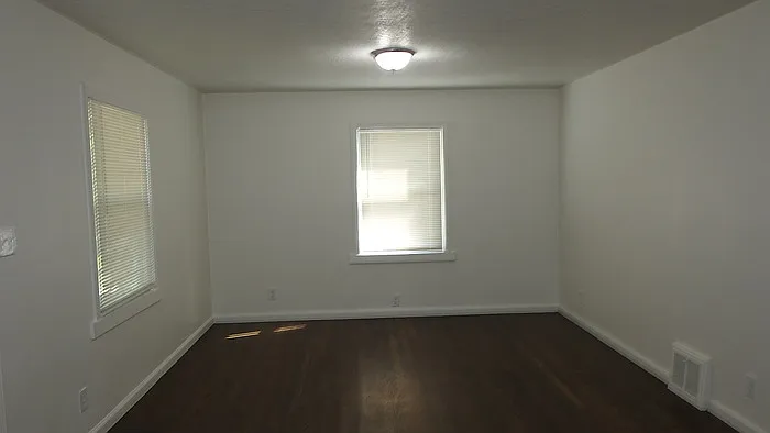 2222 S Overton Ave — Photo 11