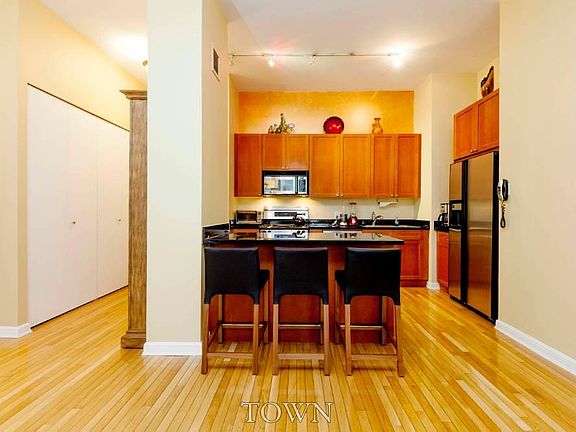 2nd image of 252 7th Ave APT 9U