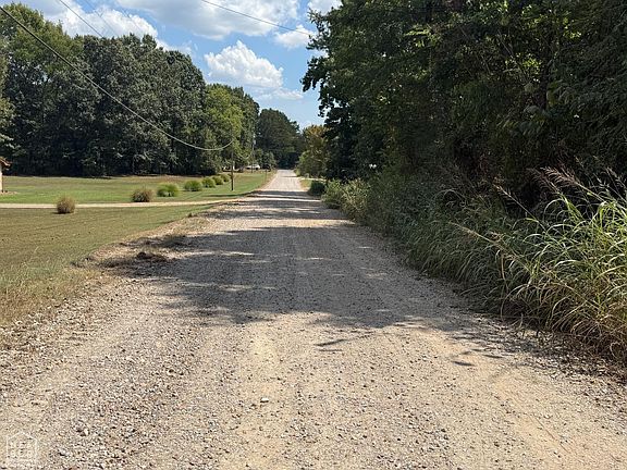 4th image of 2 County Road 320