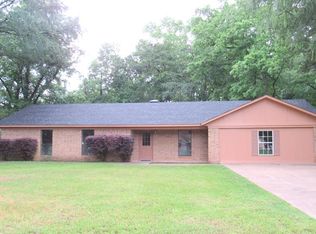 113 Longhorn Dr, Palestine, TX