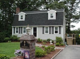 8 Walker Rd, Franklin, MA 02038