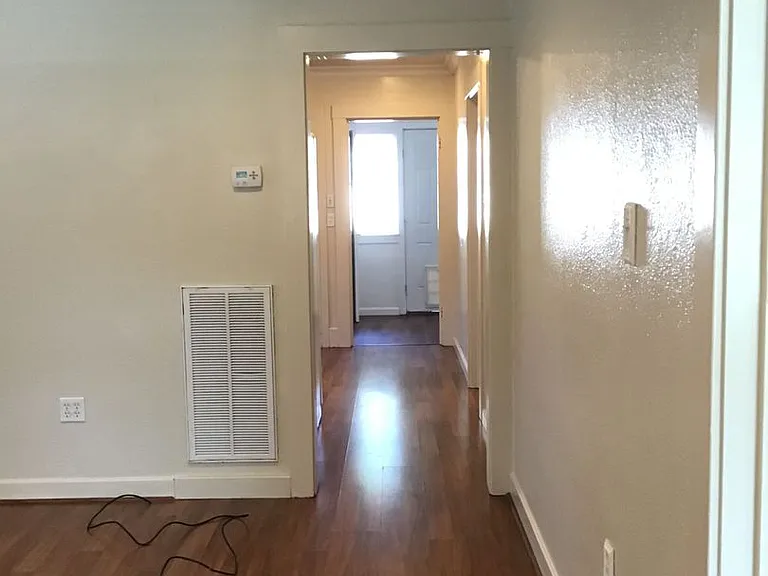 189 S Lincoln St — Photo 2
