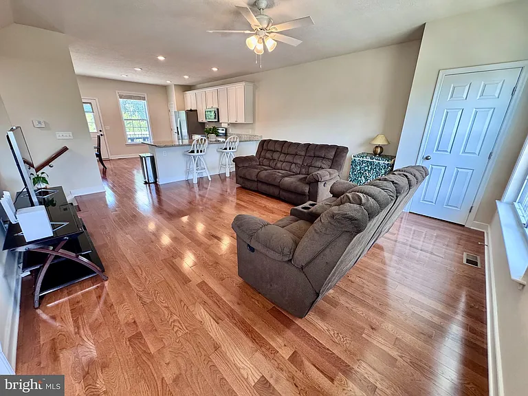 1008 Wicklow Dr — Photo 12