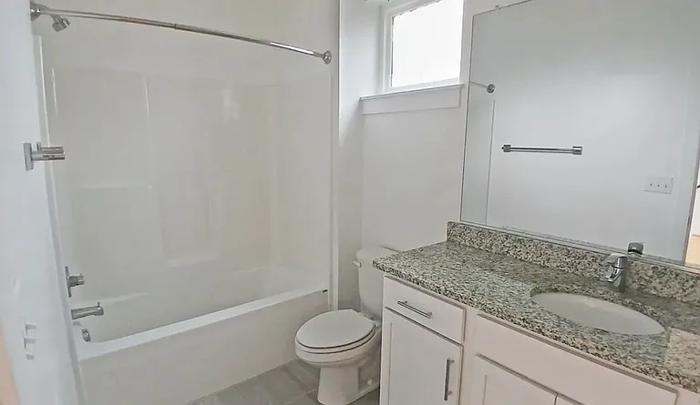 1219 Bainbridge St #B — Photo 9