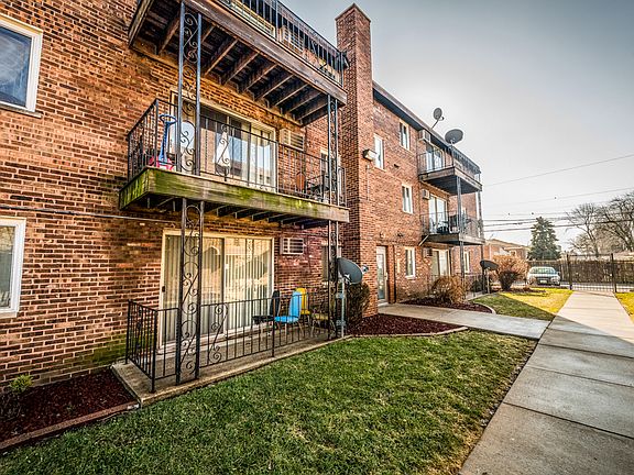 2nd image of 1677 State St #1685-1B