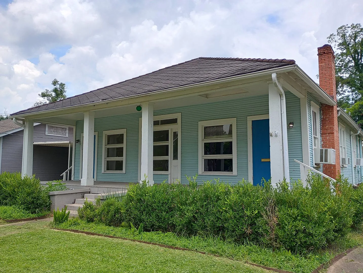 4/3 Large home in the Garden District — Photo 1