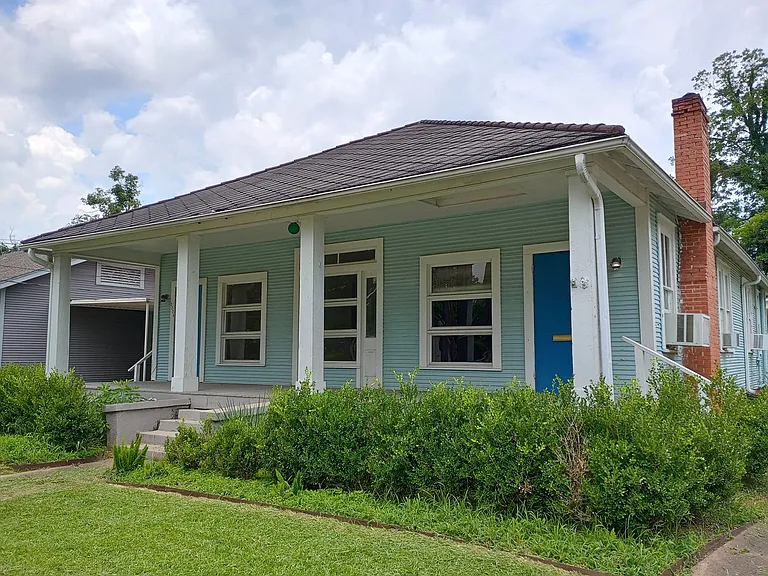 2224 Elliott St — Photo 1