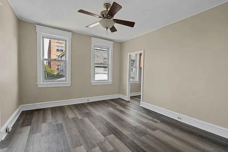 3 bed, 1.0 bath, $1,700 — Photo 2