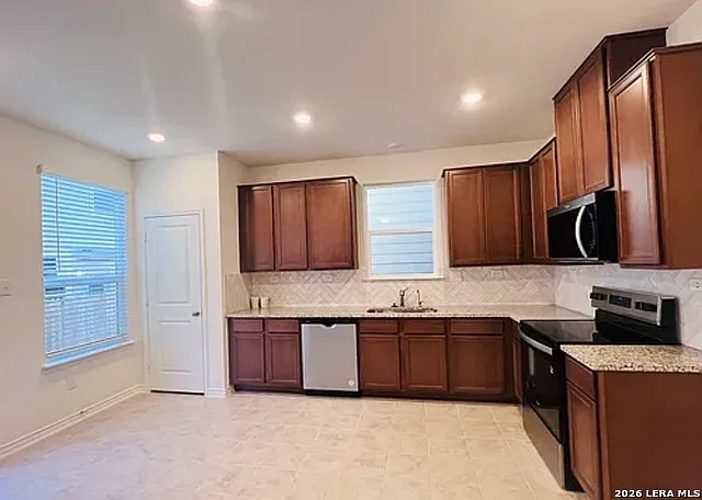 14839 Vance Jackson — Photo 2