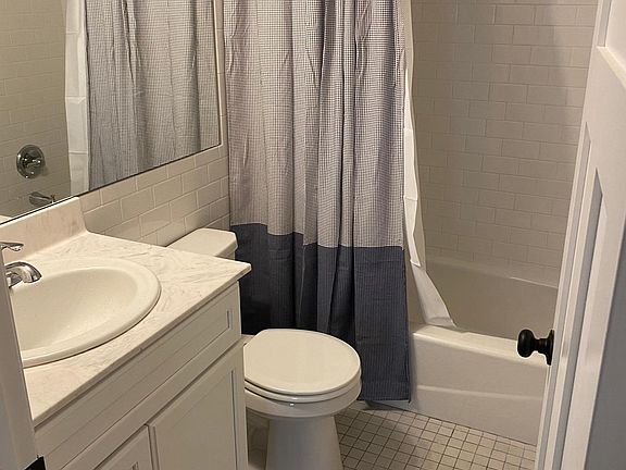 2nd image of 4387 Wilshire Blvd #105