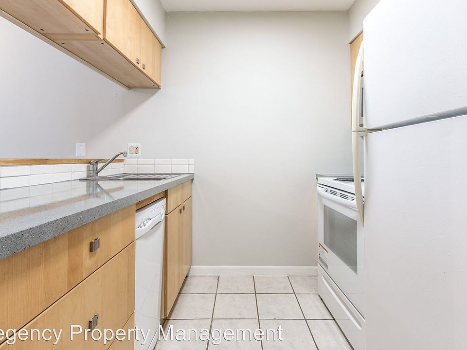 1st image of 900 E 13th St APT 201