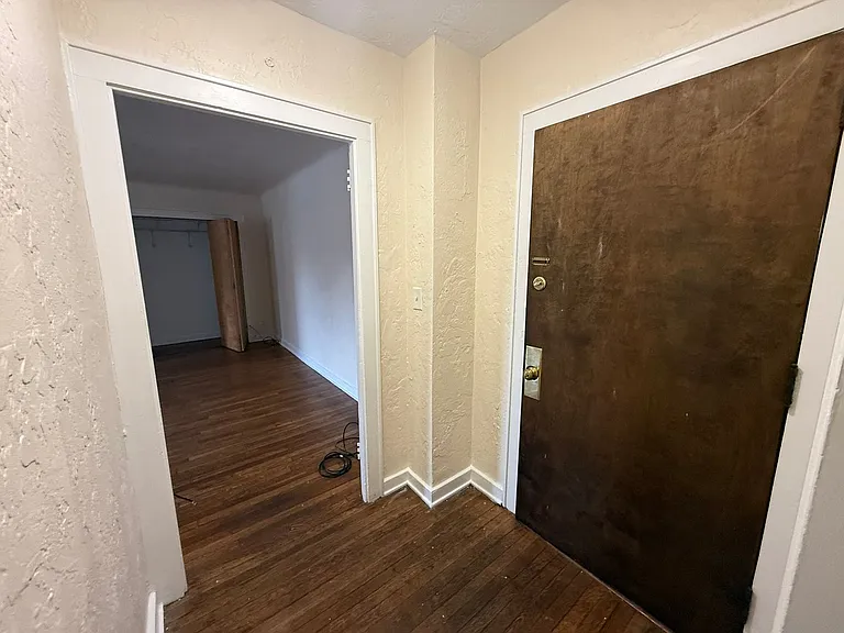 King Edward Annex Apartments — Photo 12