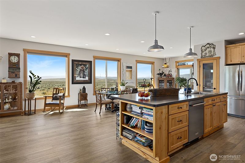 5th image of 1560 Sage Hills Drive