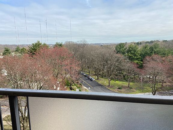 5th image of 1600 Hagys Ford Rd APT 9N