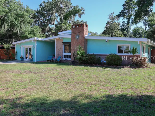 1001 Broad River Dr, Beaufort, SC 29906