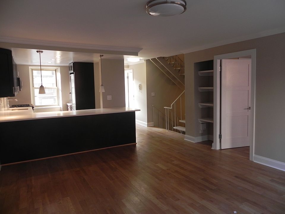 2nd image of 358 Greenwich St #B