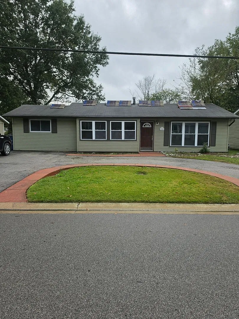 Newly Remodeled 4 Bedroom Home! — Photo 1