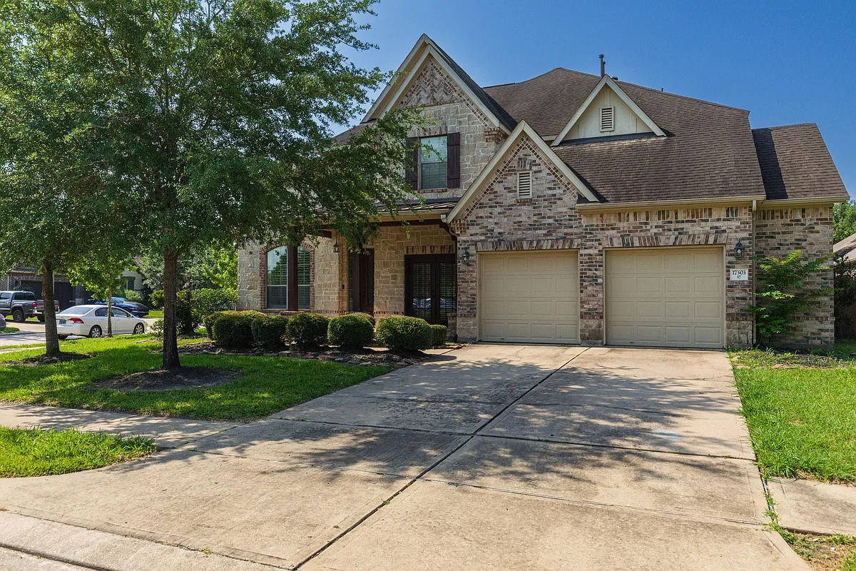 Building Photo - 17303 Quiet Shores Dr