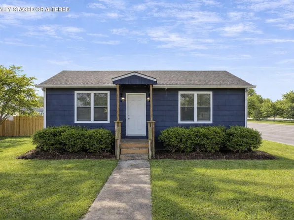 1004 McFarland Ave, Rossville, GA 30741
