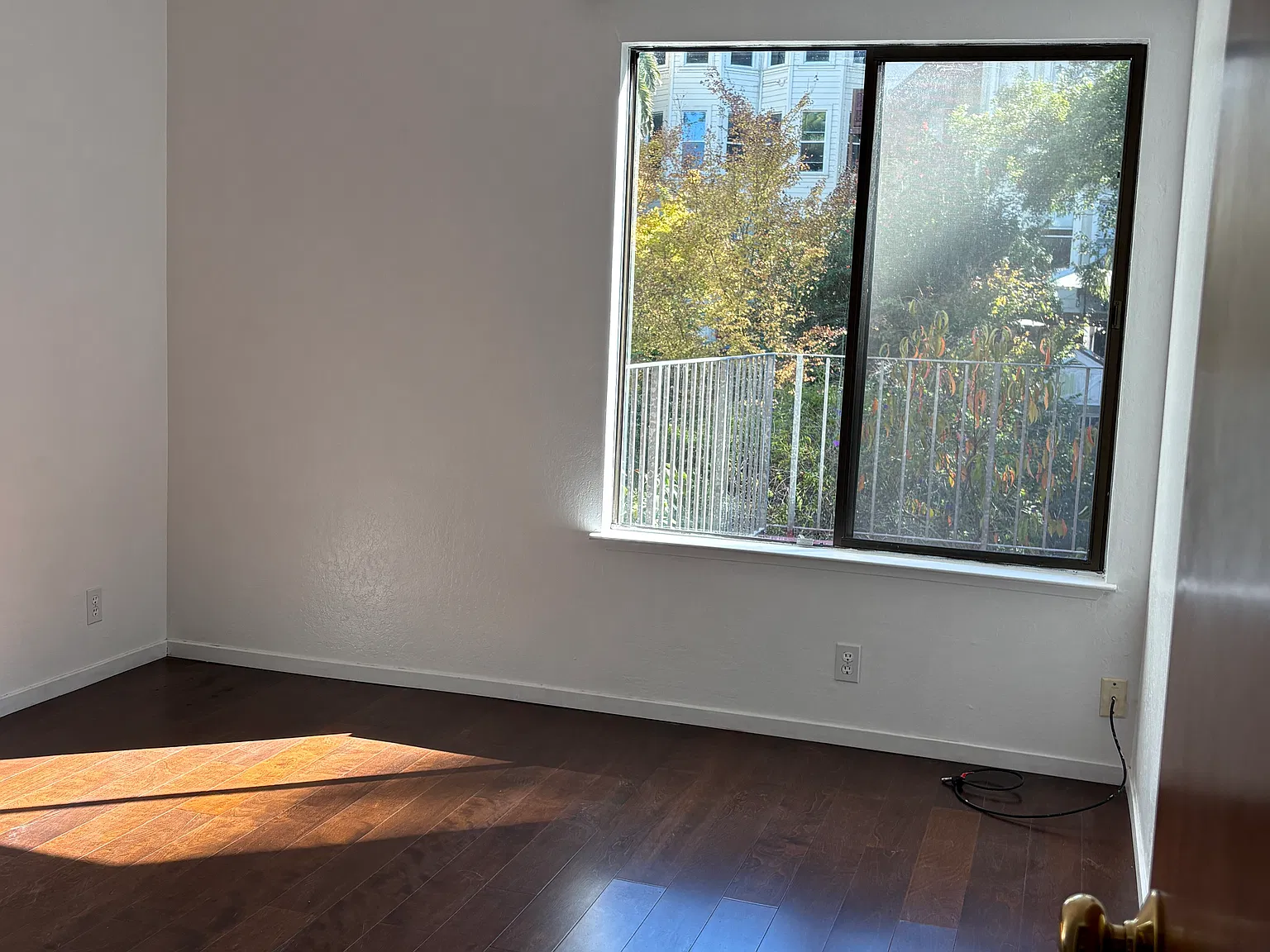 2 bed, 923 sqft, $5,600 — Photo 3