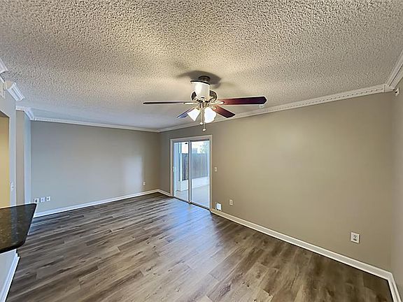 4th image of 222 S Malcolm Ct