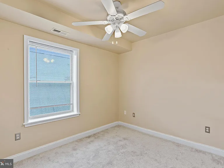 922 Madison St NW #304 — Photo 16