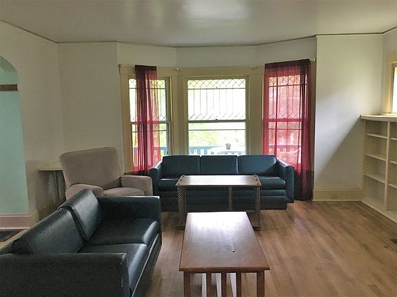 4th image of 107 Elmwood Ave