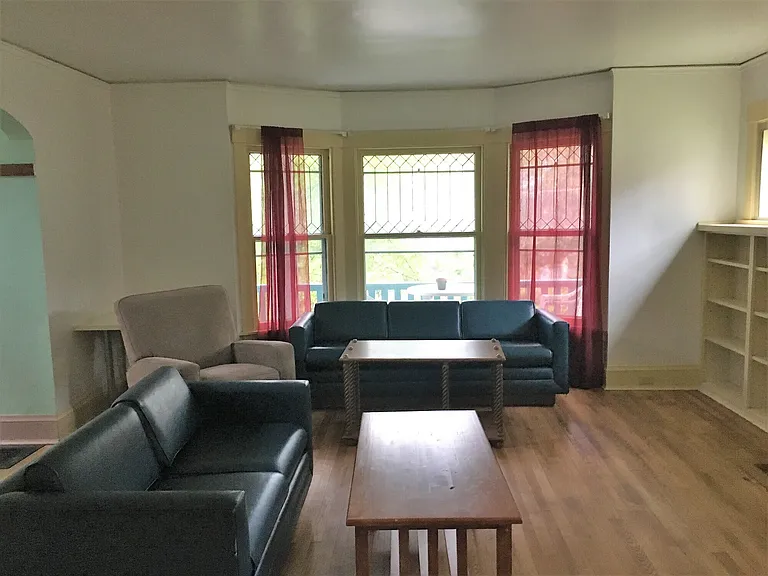 107 Elmwood Ave — Photo 4