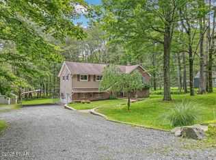 142 View Dr, Greentown, PA 18426