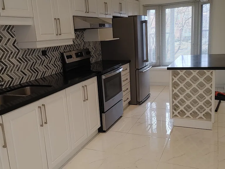 50 Michener Cres — Photo 16