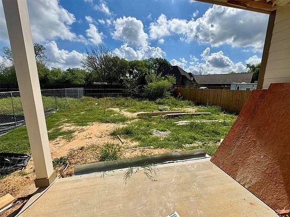 3rd image of 8110 Carver Rd