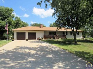 22 N Cedar St, Lebo, KS 66856